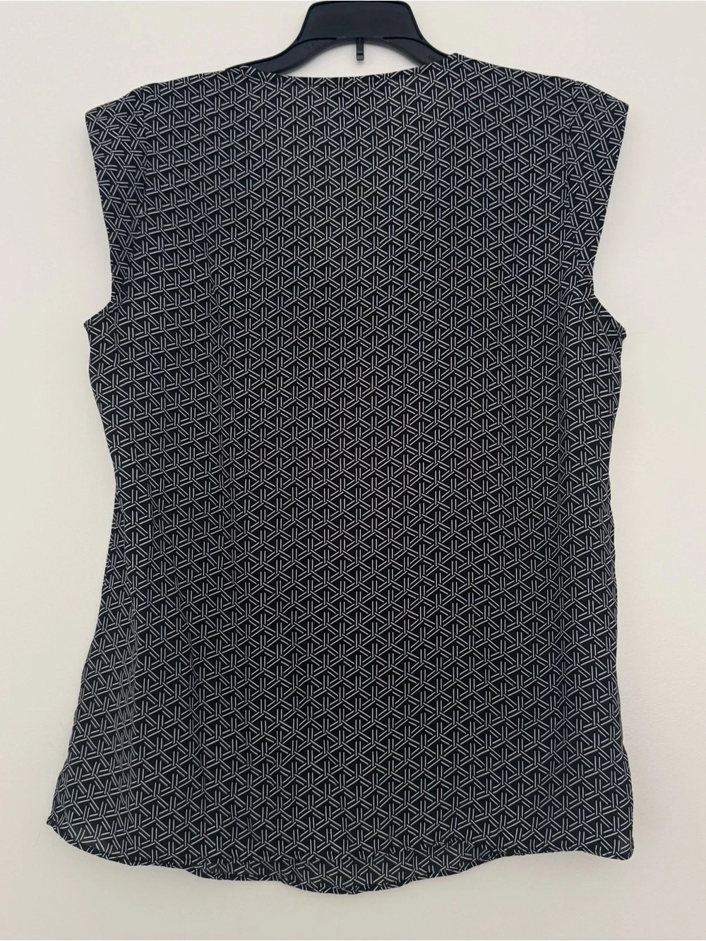 Sleeveless Black & White Geometric V-Neck Top